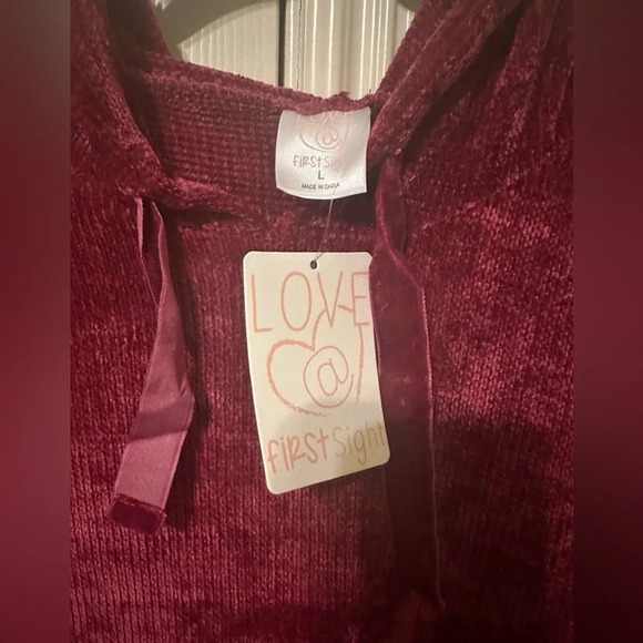 Red Chenille pullover hoodie by Love at First Sight.  New with tags. Size L - Picture 3 of 4